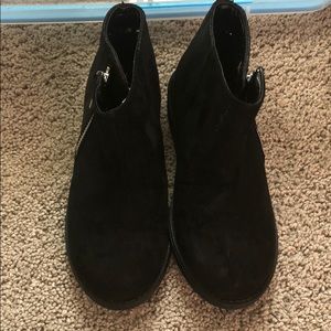 EUC Girls size 11 Cat Jack black booties